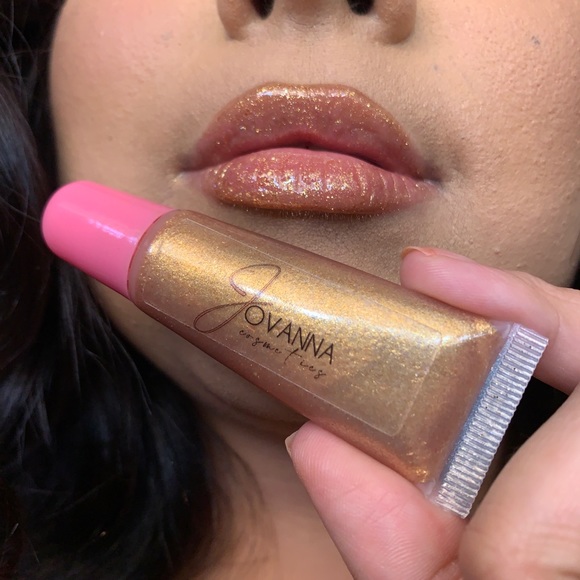 Lip gloss - Picture 3 of 4